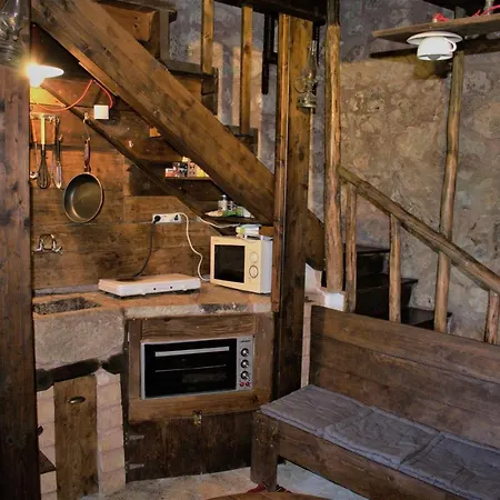 Сasa de vacaciones Small Stone Maisonette 1 *