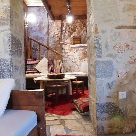 Small Stone Maisonette 1