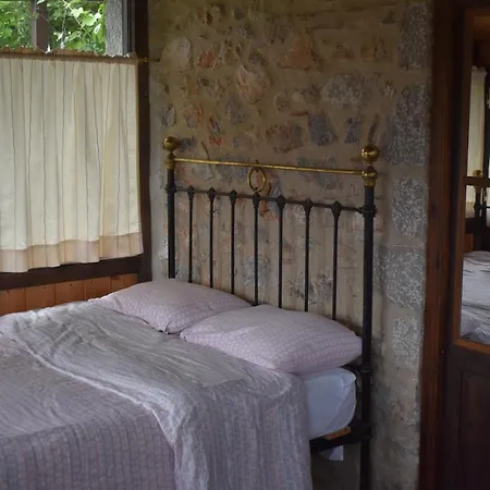 Holiday home Small Stone Maisonette 1